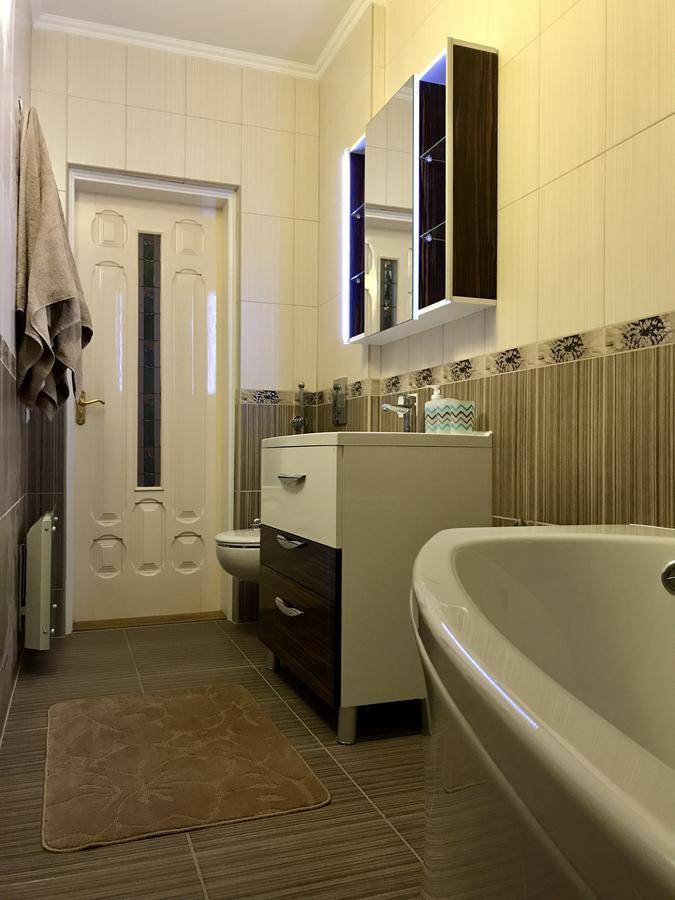 موكاشيفه Panoramic View Top Floor Apartment In The City Center المظهر الخارجي الصورة